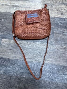 Woven Crossbody Bag in Cognac - Women's Leather Shoulder Bag/Crossbody & Wallet